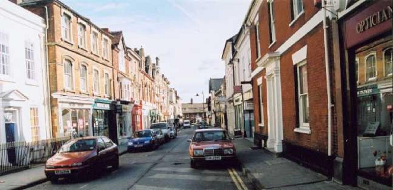 Swindon Old Town Duplex - Entercloud9Saアパートメント エクステリア 写真